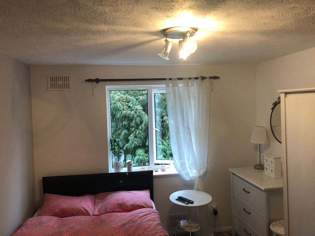 Property photo 3 of 4 Bedroom