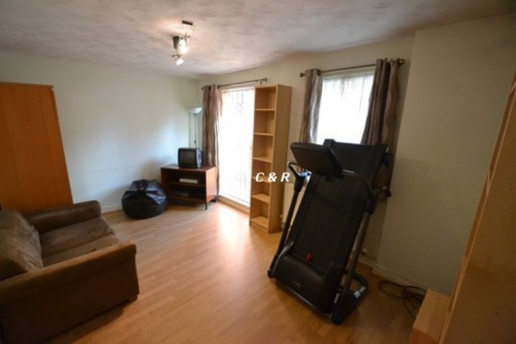 Property photo 3 of 6 Photograph 3