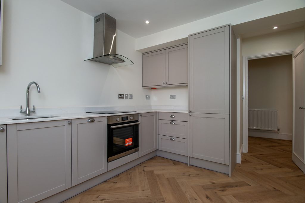 Property photo 3 of 15 010