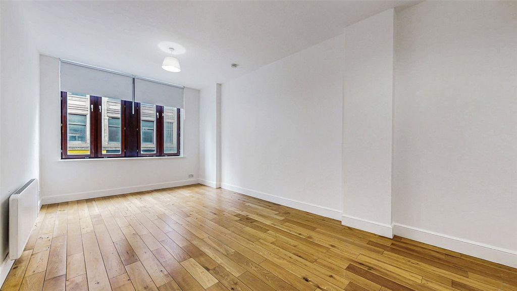 Property photo 3 of 14 Picture No. 11