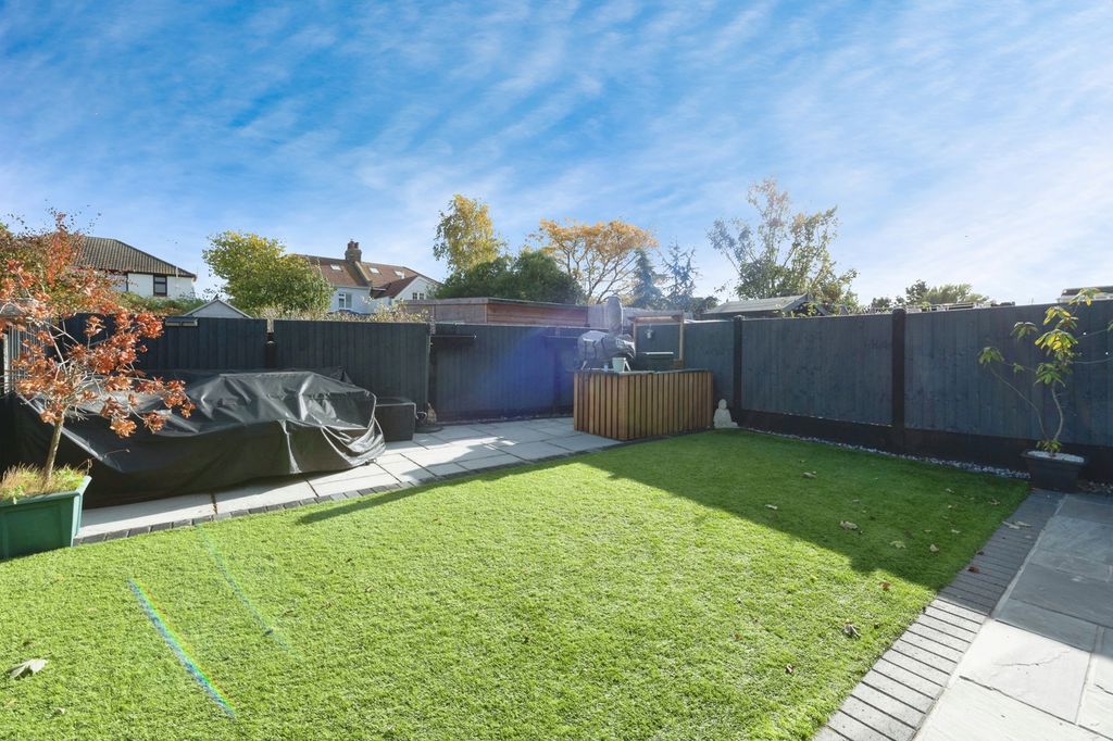 Property photo 2 of 17 Photo