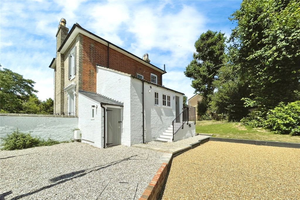 Property photo 2 of 18 Picture No. 11