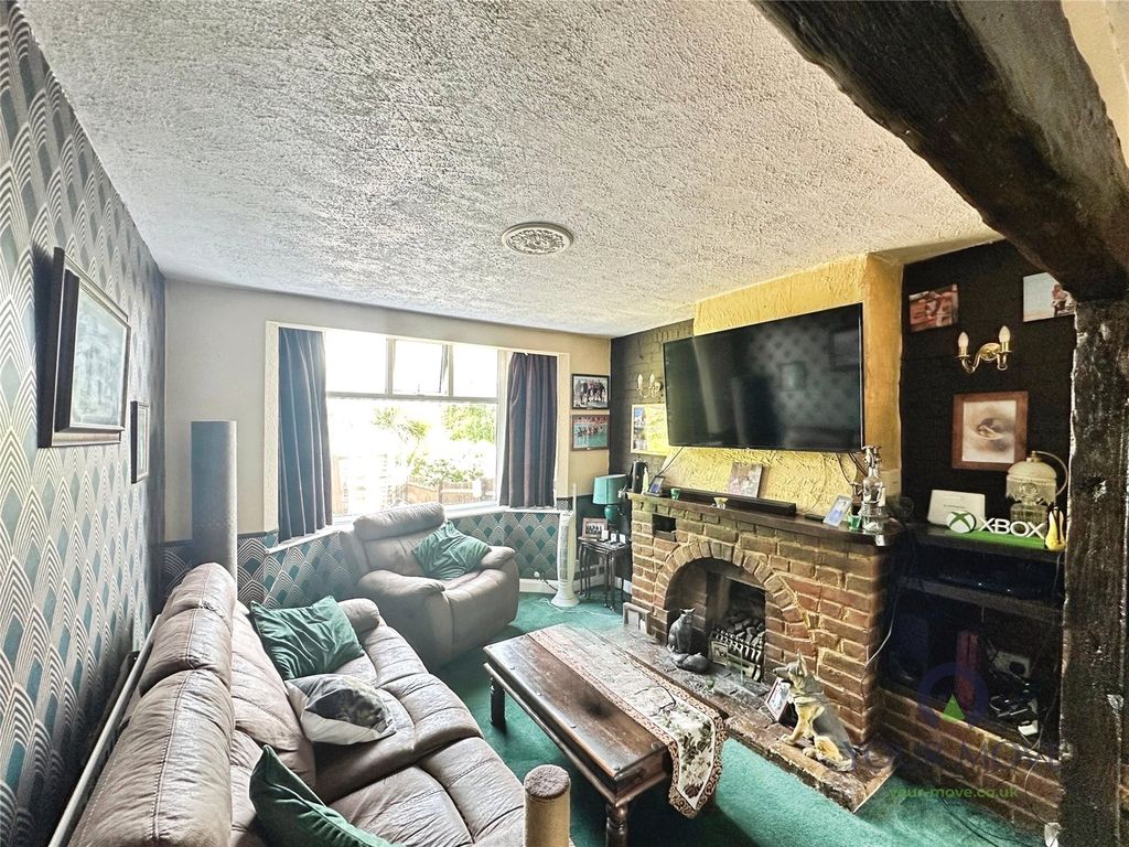 Property photo 2 of 20 Lounge