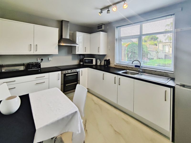 Property photo 3 of 9 Photo 7