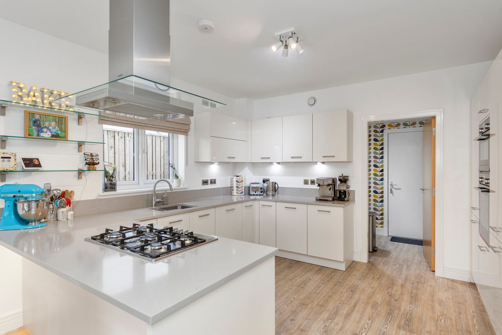 Additional image 9 of 5 bed detached house for sale22 Kilburn Wood Gardens, Roslin EH25