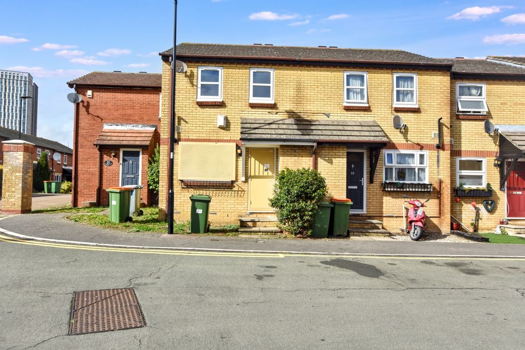 Property photo 1 of 20 31 Cranberry Lane, Canning Town, London E16 4Pd