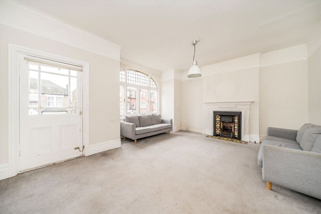 Property photo 2 of 5