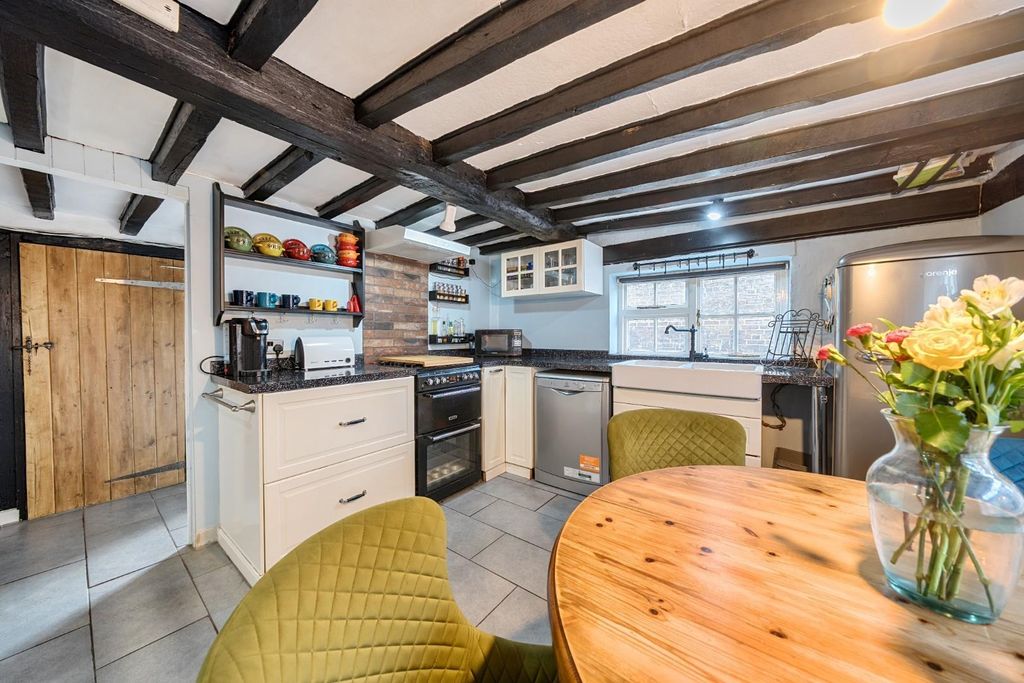 Property photo 3 of 23 1365798-30-68F0c13820212.Jpg