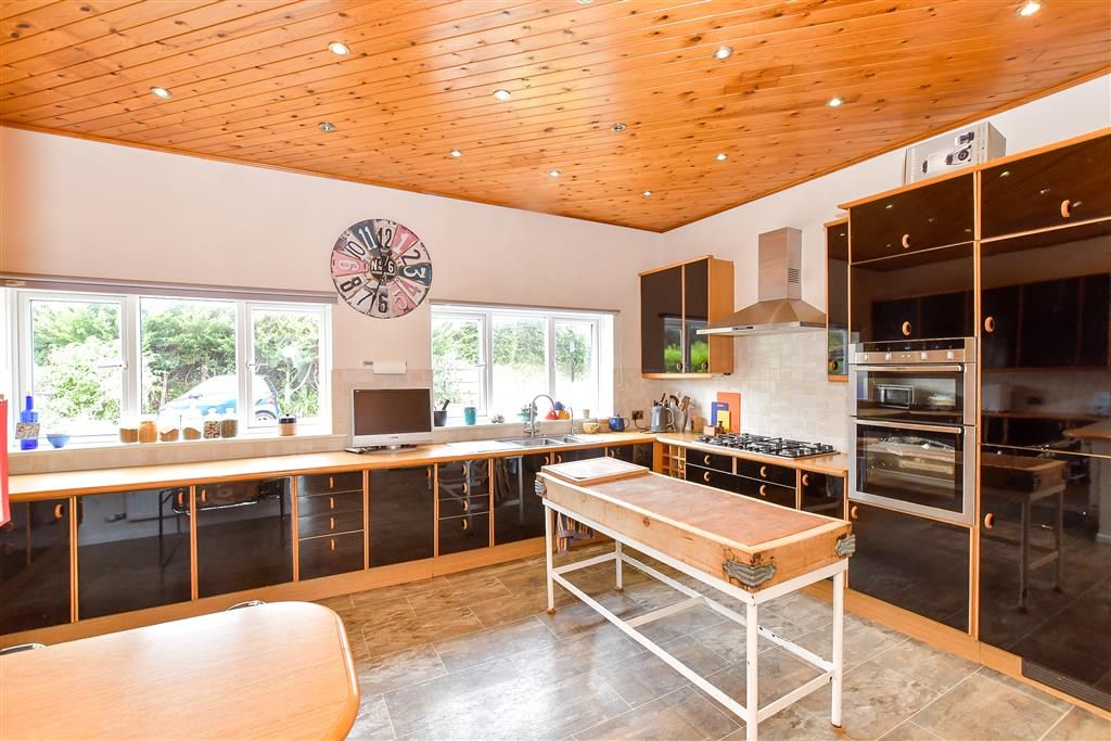 Property photo 3 of 14 Kitchen/Dining Room