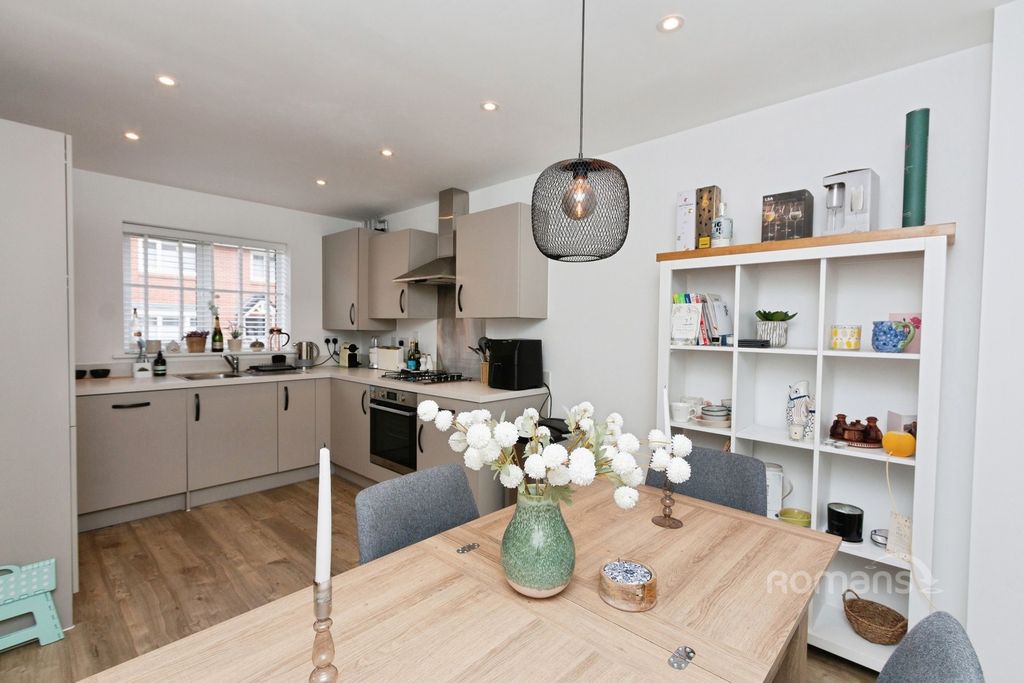 Property photo 3 of 14 Pbox-Img.Jpg