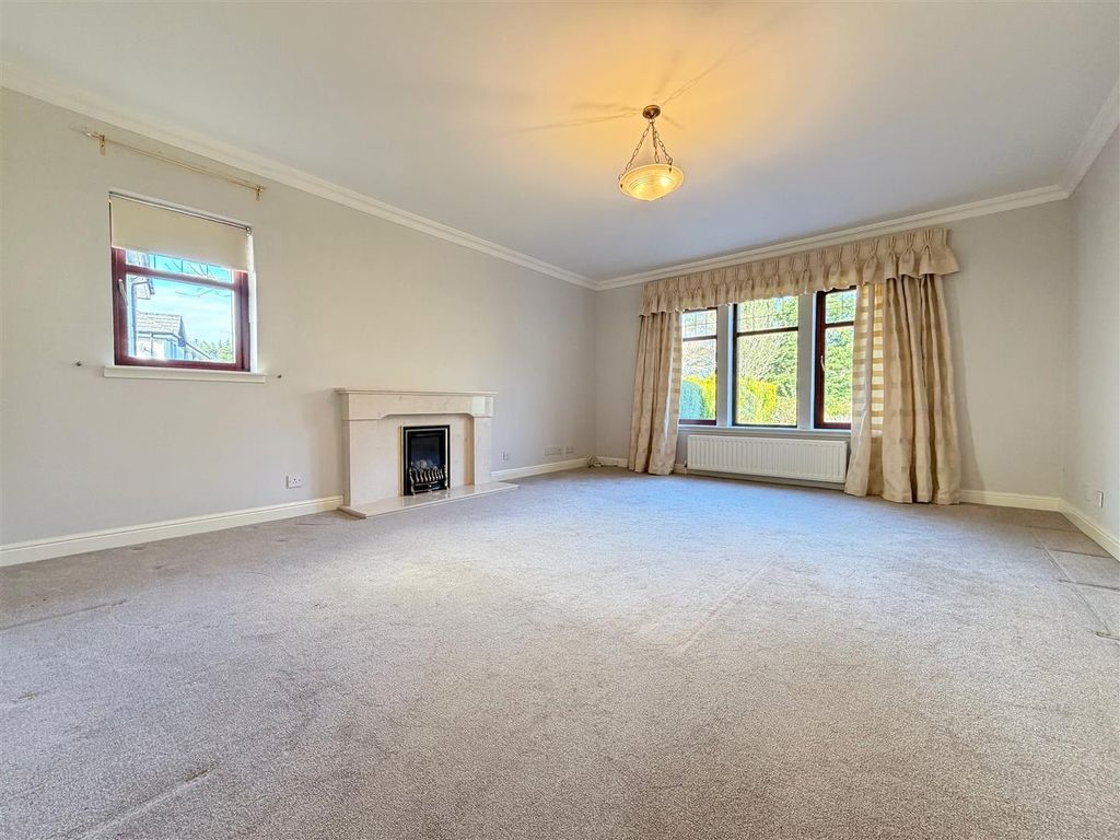 Property photo 2 of 22 Lounge