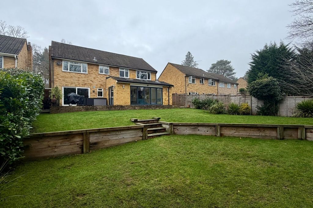 Property photo 3 of 27