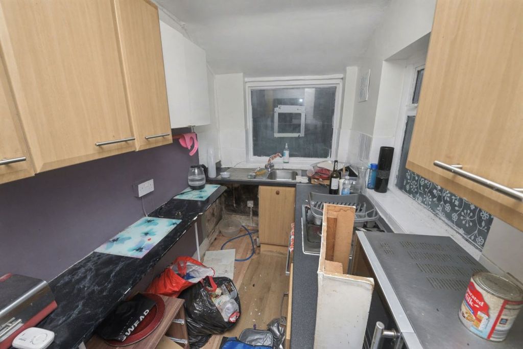 Property photo 3 of 5