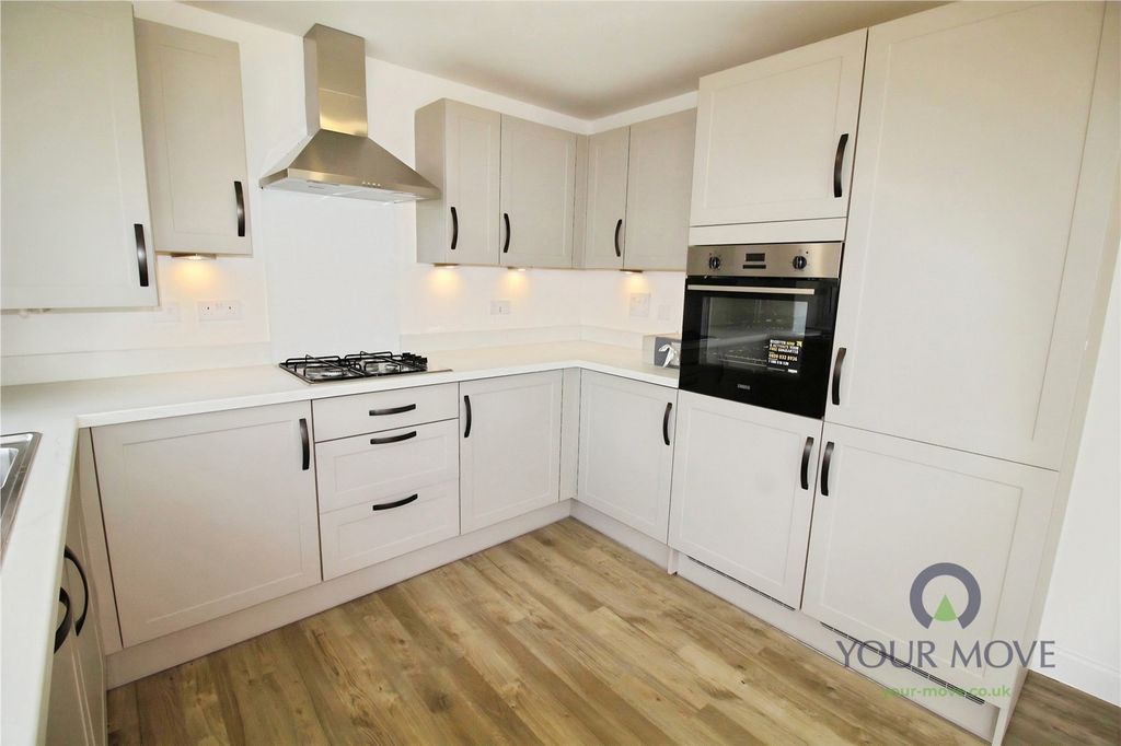 Property photo 3 of 12 Kitchen