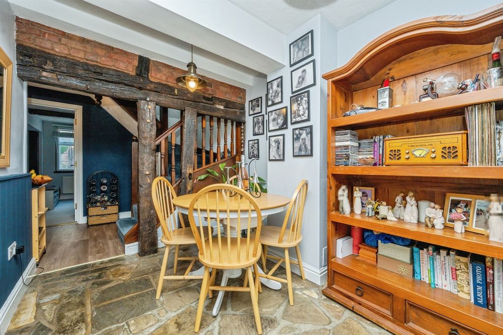 Property photo 2 of 21