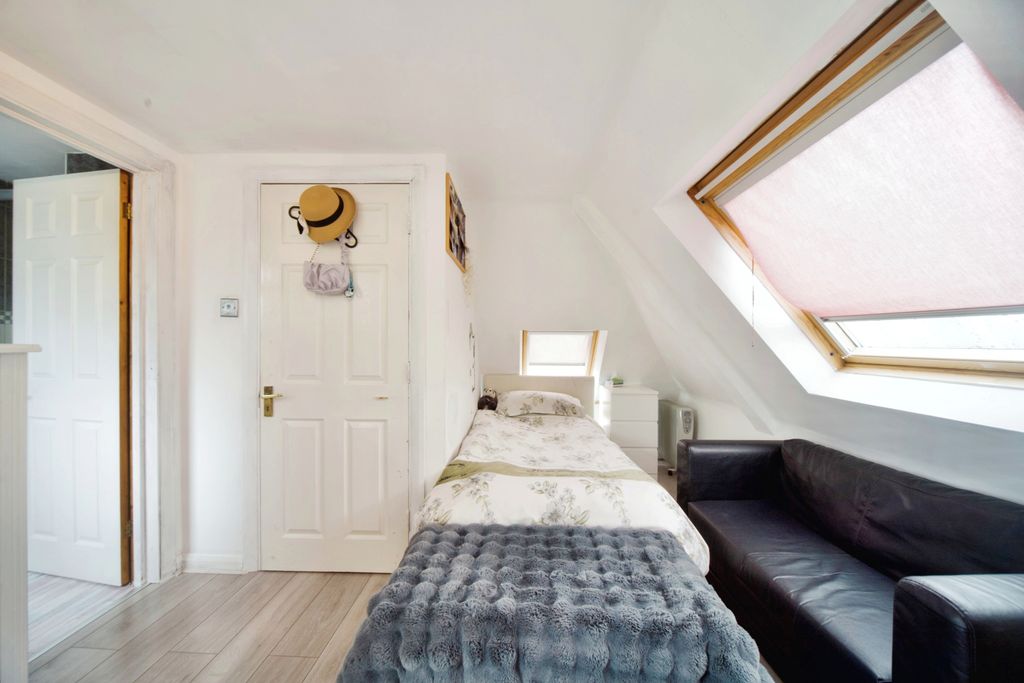 Property photo 3 of 15 Bedroom 1