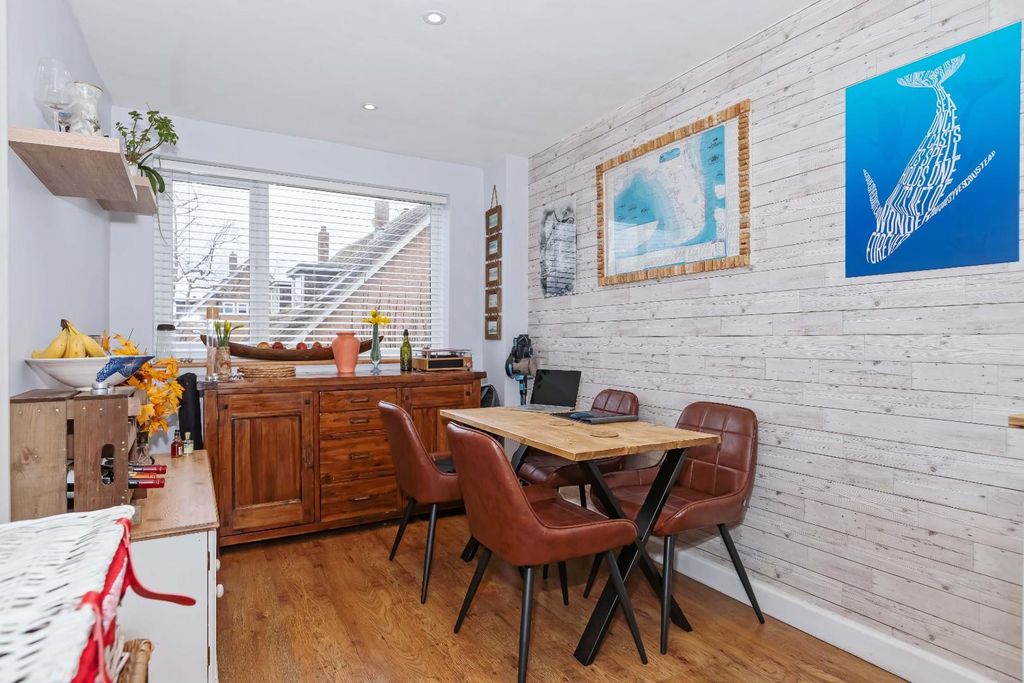 Property photo 3 of 20 Ormonde Way_8.Jpg