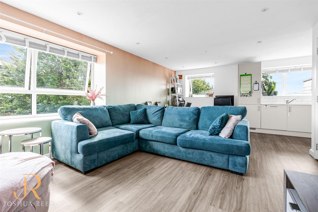 Property photo 2 of 16 Internal-15.Jpg