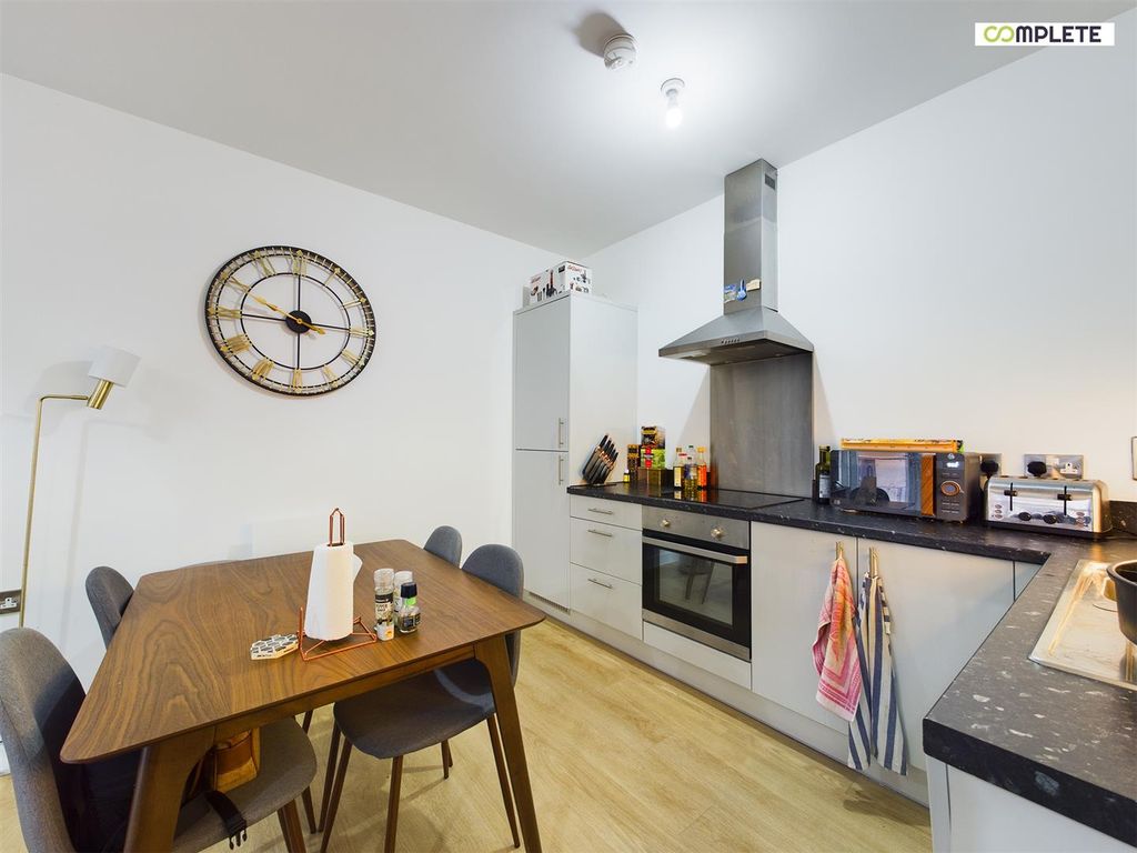 Property photo 3 of 15 Cam01231G0-Pr0009-Still009.Jpg
