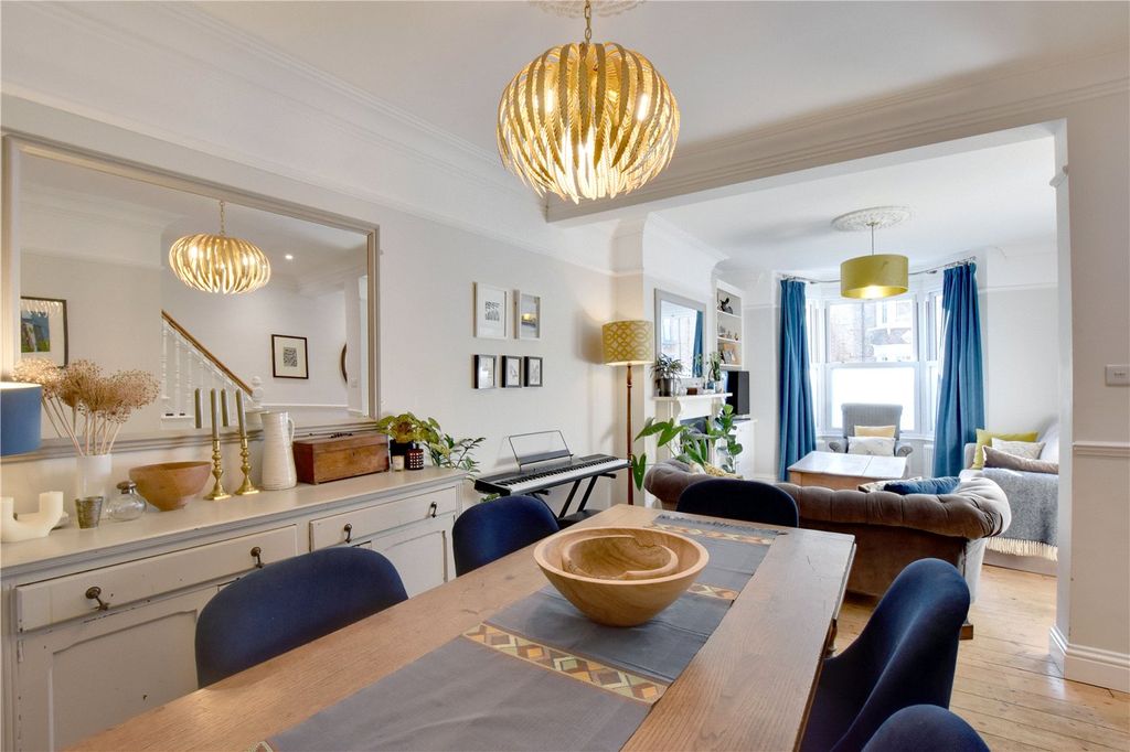 Property photo 3 of 25 Picture No. 27