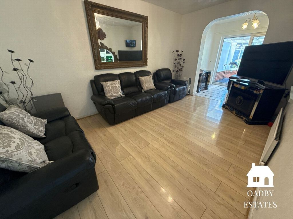 Property photo 3 of 12 Photo 6