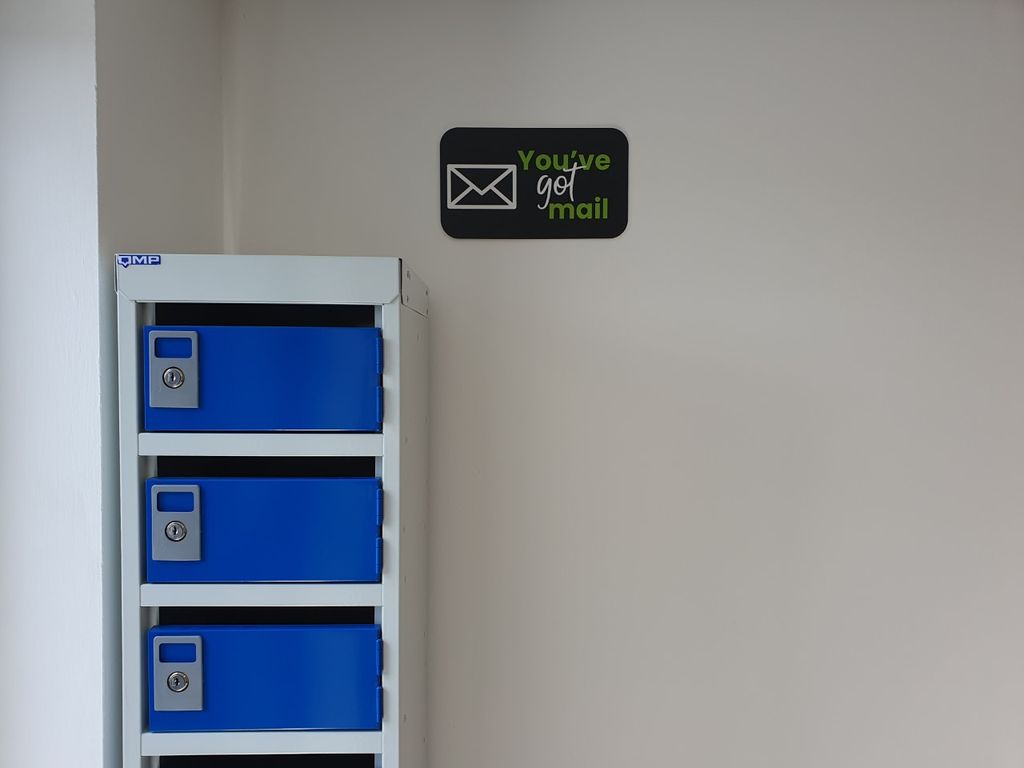 Property photo 2 of 5 Mailbox