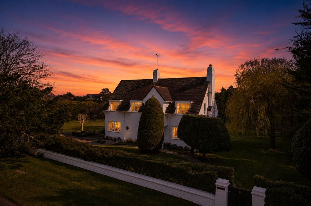 Property photo 1 of 21 Twilight
