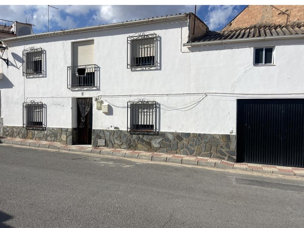 Property photo 2 of 21