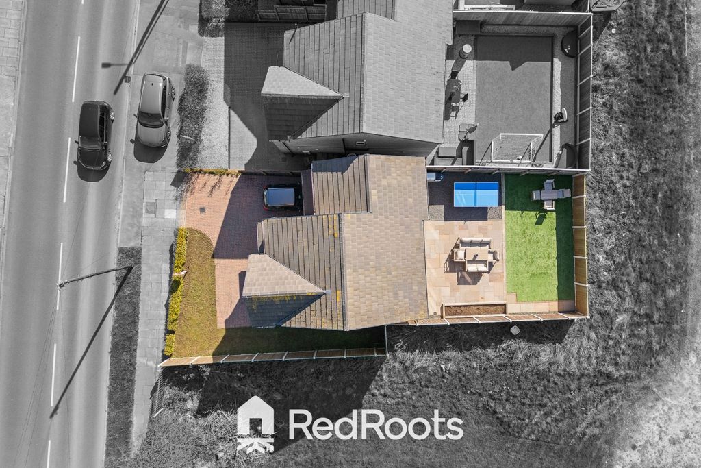 Property photo 2 of 35 4950942