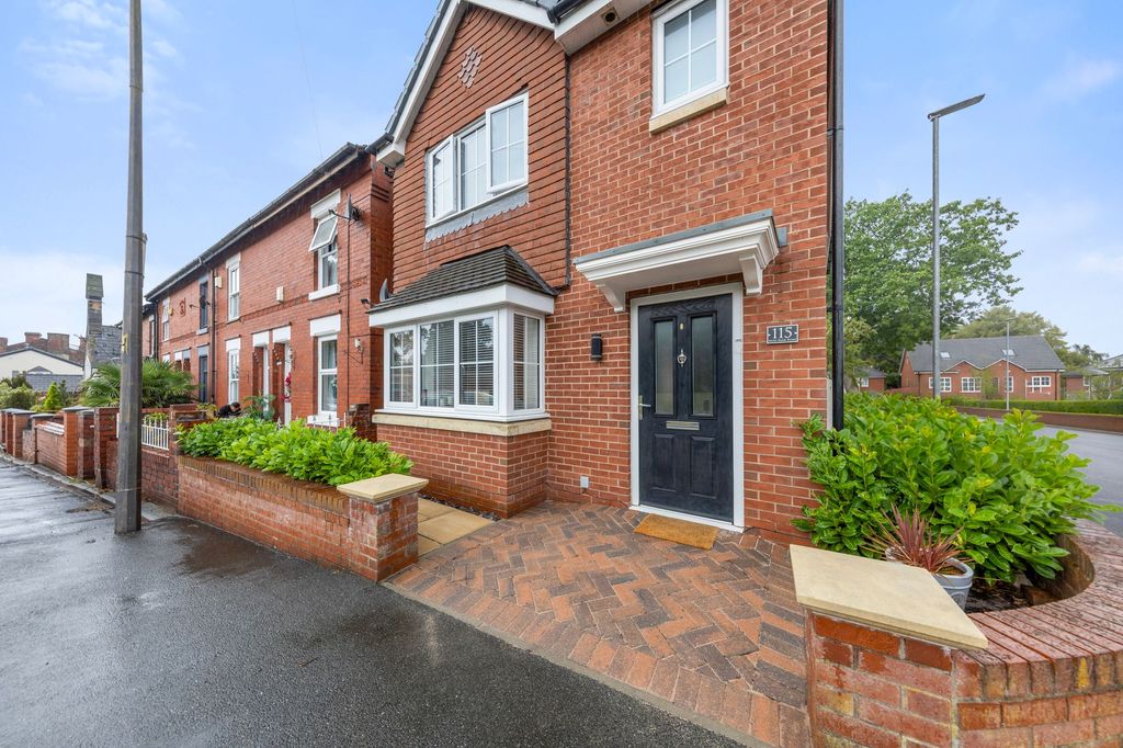 Property photo 1 of 33