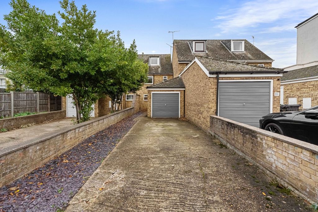 Property photo 1 of 16 3737363