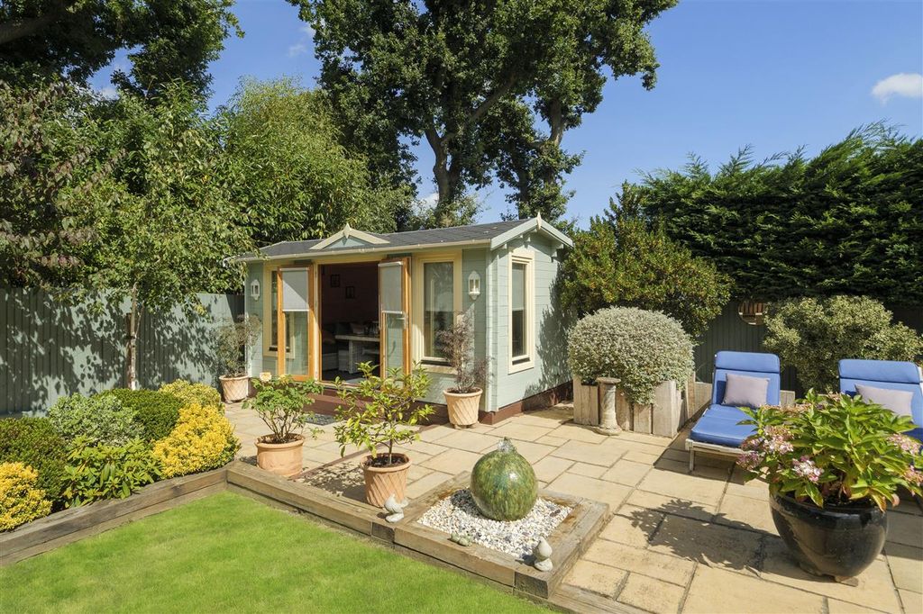 Property photo 3 of 33