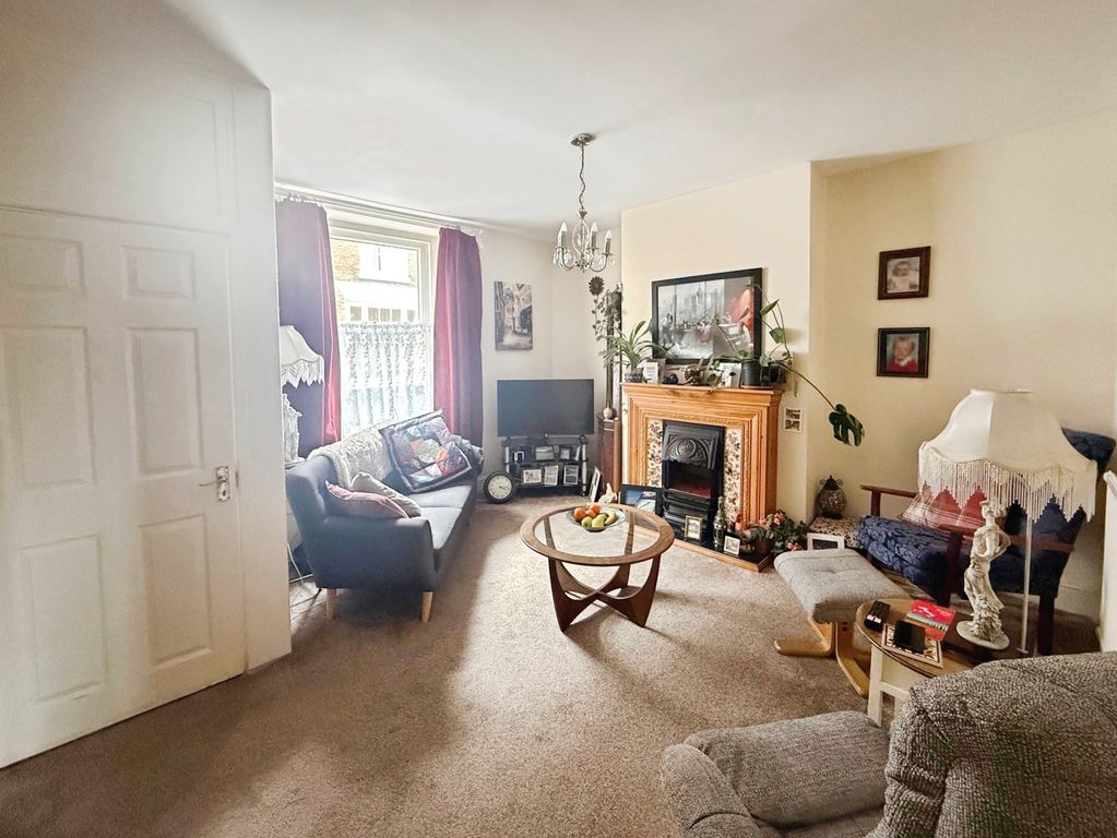 Property photo 3 of 20 Living Room