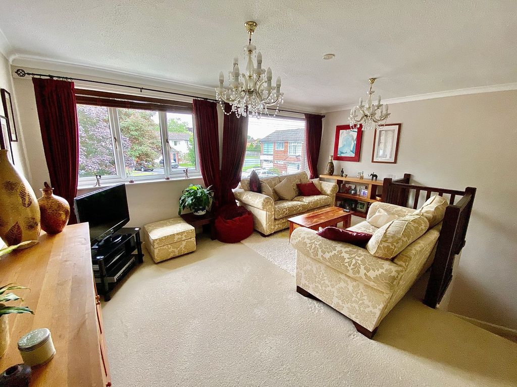 Property photo 3 of 11 Living Room