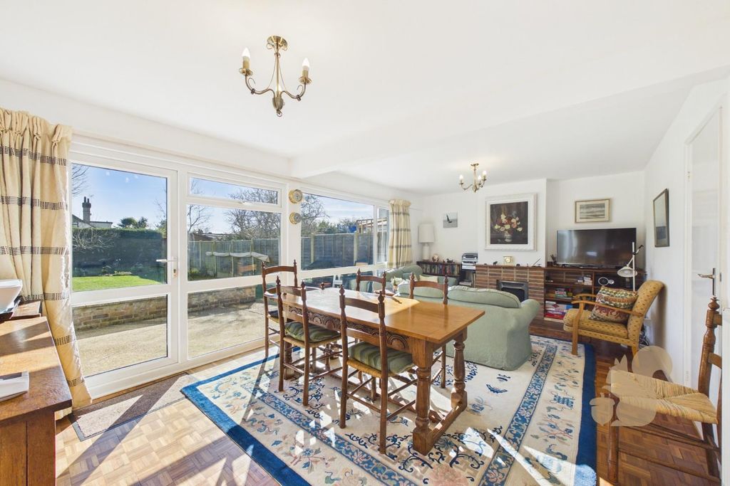 Property photo 3 of 21 Cam03877G0-Pr0315-Still007.Jpg