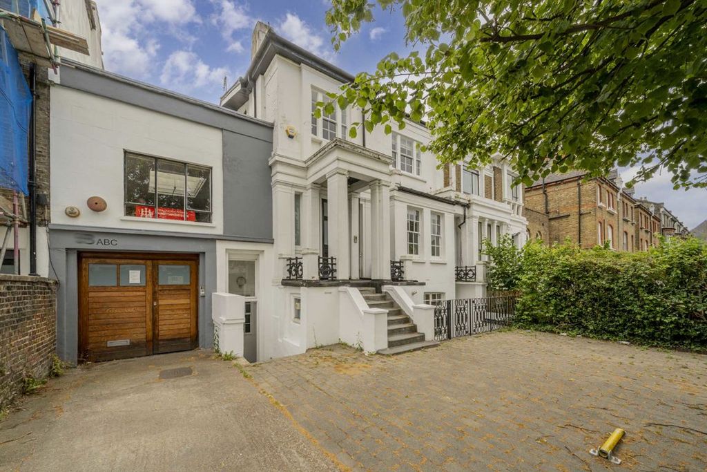 Property photo 1 of 8