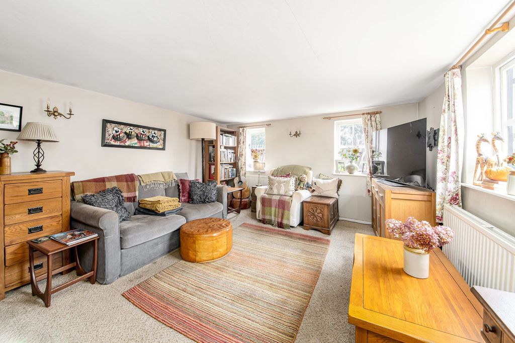 Property photo 2 of 20