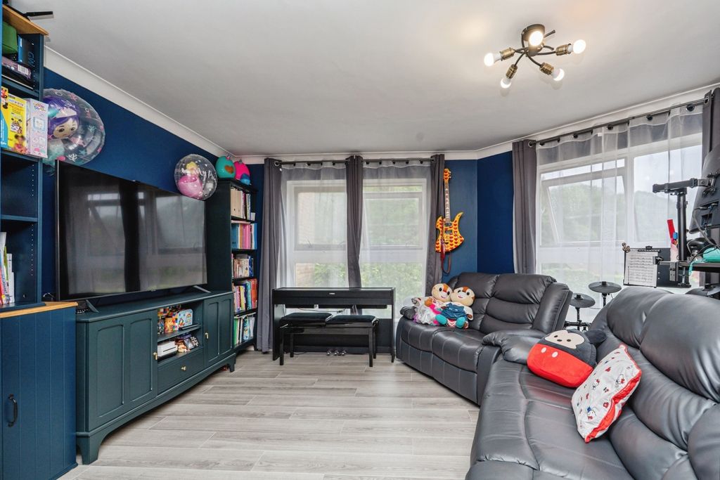 Property photo 1 of 17 Pbox-Img.Jpg