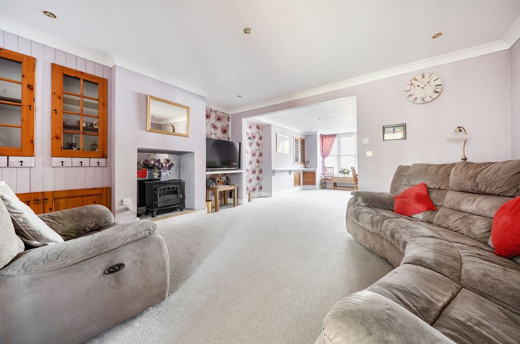 Property photo 2 of 22