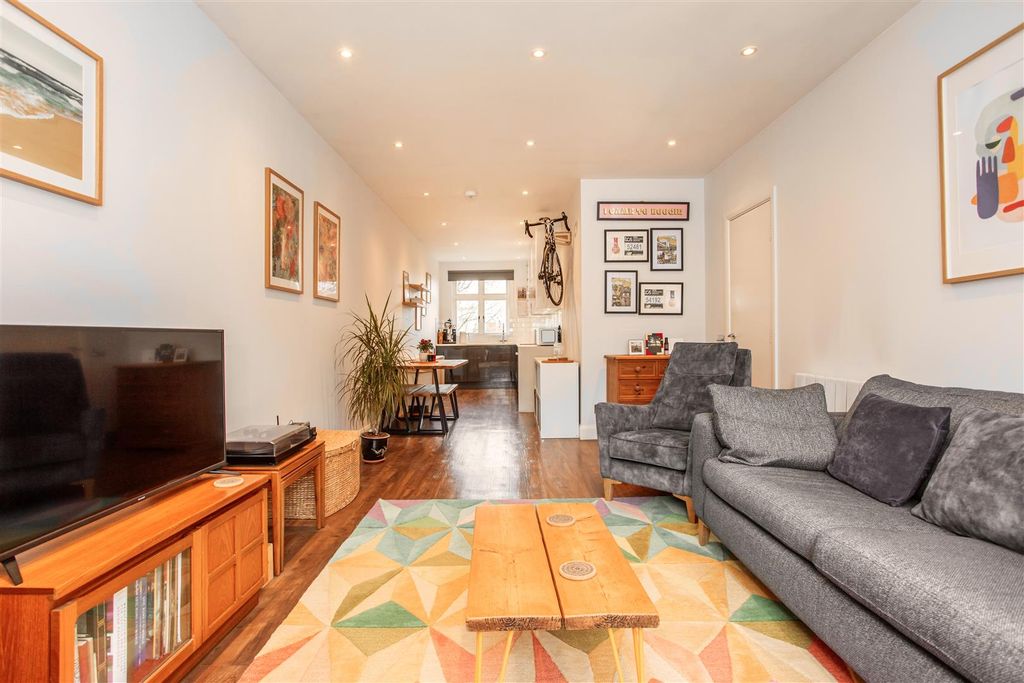 Property photo 3 of 18 Reception To Kitchen