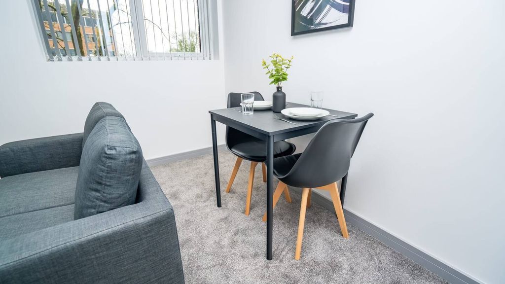 Property photo 2 of 8 Image