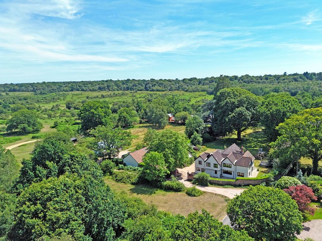 Property photo 1 of 33