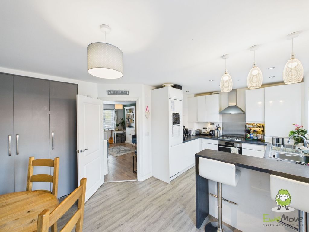 Property photo 2 of 17 Kitchen - Brogden Drive - Ewemove Whitchurch And N