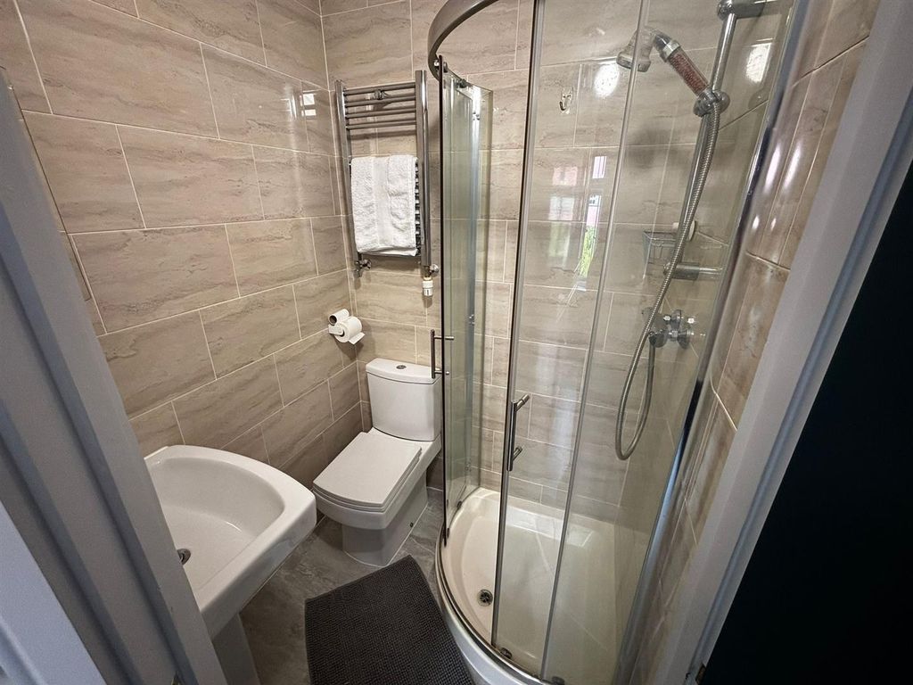 Property photo 3 of 4 Flat 8c.Jpg