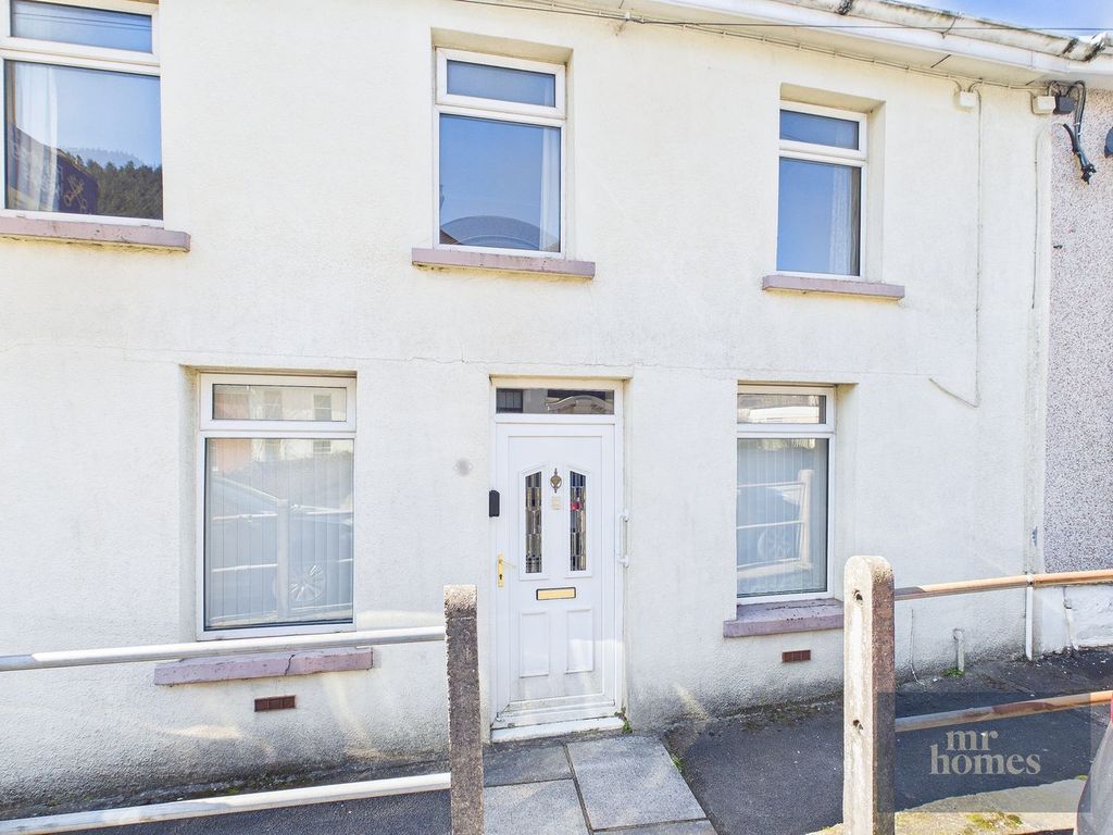 Property photo 2 of 24