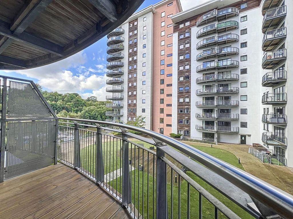 Property photo 3 of 25 Balcony