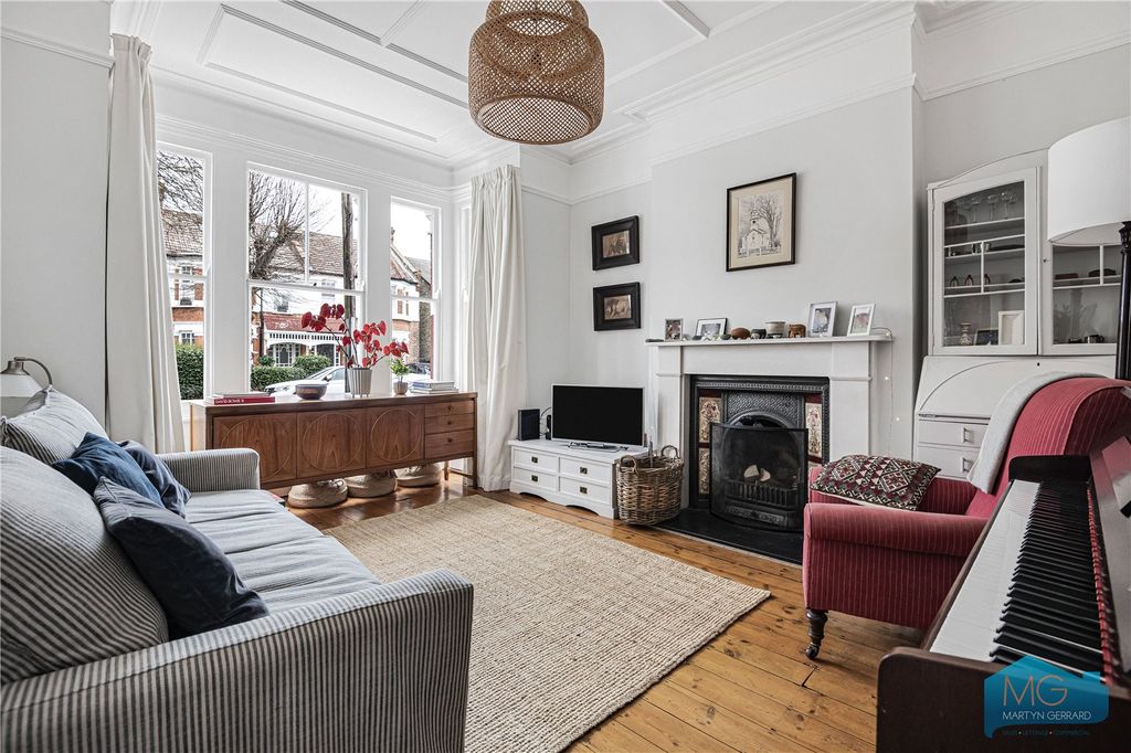 Property photo 2 of 29 Picture No. 17