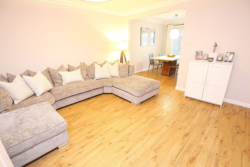 Property photo 2 of 17 Lounge Area