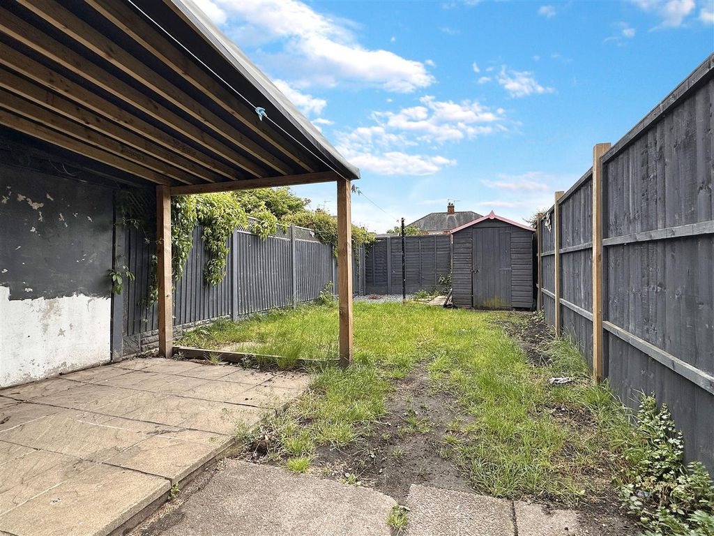 Property photo 3 of 14 Well-Appointed Garden 720