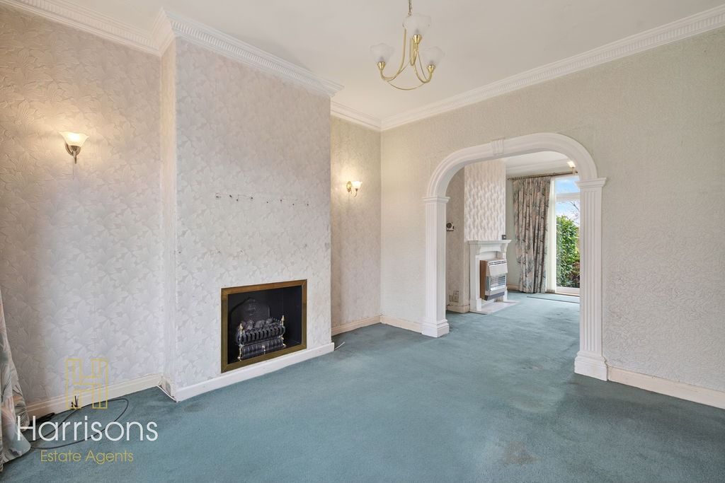 Property photo 2 of 28 4881283